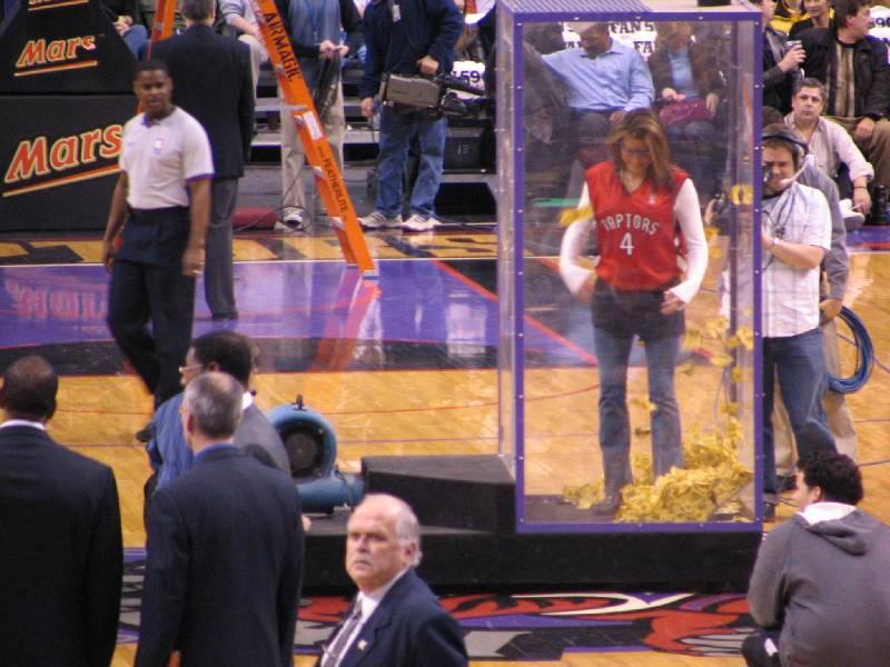 Raptors - 02.04.2005 062.jpg